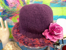 Load image into Gallery viewer, Iris... the messenger hat!
